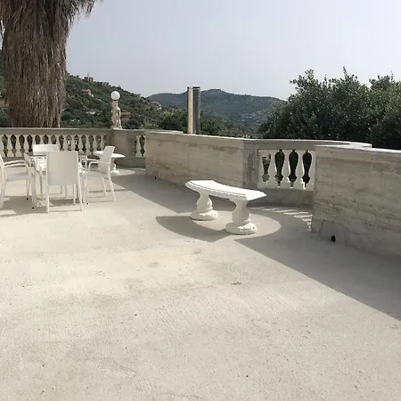 Domus Anfra 4*